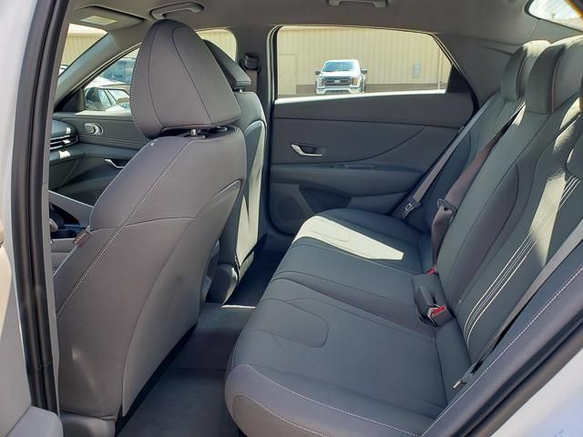 New 2025 Hyundai Elantra SEL FWD image 11