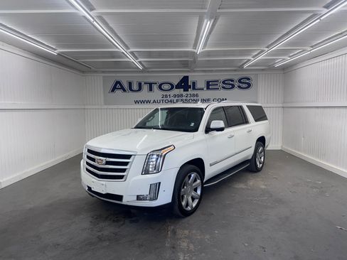 Used 2018 Cadillac Escalade ESV Luxury RWD image 1