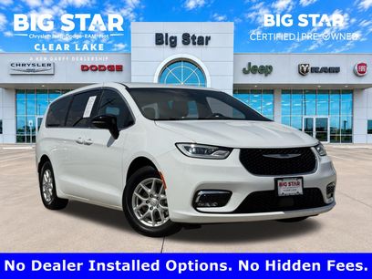 Used 2026 Chrysler Pacifica Select