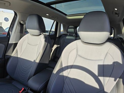 New 2026 Volkswagen Tiguan SE AWD/4WD image 24