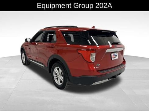 Used 2020 Ford Explorer XLT w/ Equipment Group 202A image 4