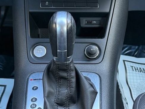 Used 2016 Volkswagen Tiguan S image 17