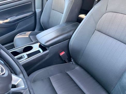 Used 2024 Nissan Altima 2.5 SV FWD image 18