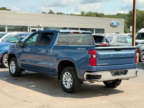 Used 2024 Chevrolet Silverado 1500 LT AWD/4WD image 32