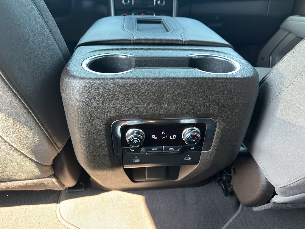Used 2023 GMC Yukon XL SLT w/ SLT Premium Package AWD/4WD image 21