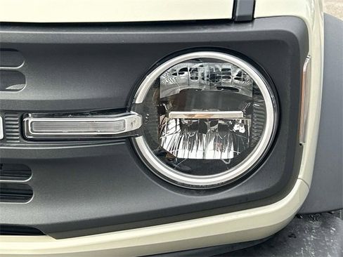 New 2025 Ford Bronco Base image 6