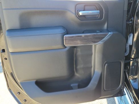 Used 2022 Chevrolet Silverado 1500 LTZ image 12