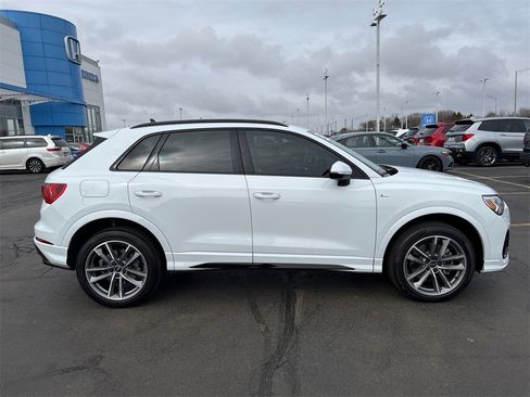 Used 2023 Audi Q3 2.0T Premium Plus w/ Premium Plus Package image 12
