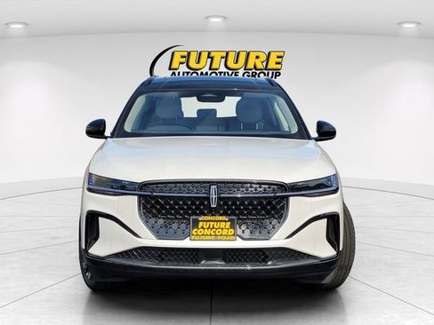 New 2026 Lincoln Nautilus Reserve image 3