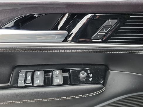 Used 2024 Jeep Wagoneer 4WD w/ Premium Group I image 26