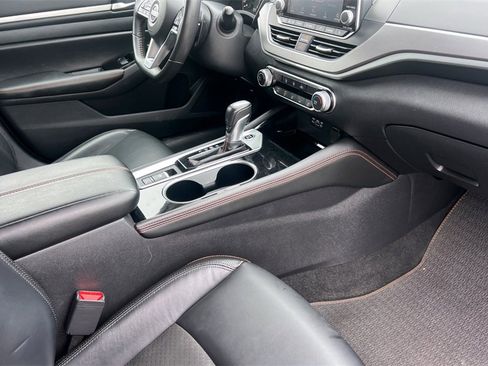 Used 2024 Nissan Altima 2.5 SR image 17