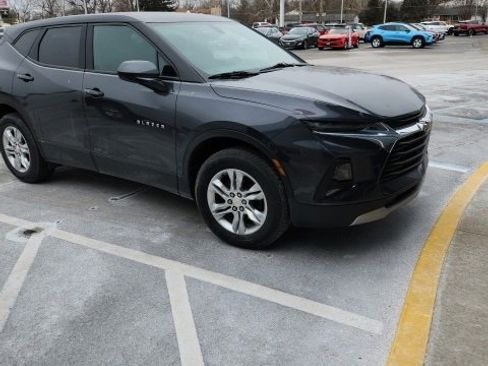 Used 2021 Chevrolet Blazer LT image 2