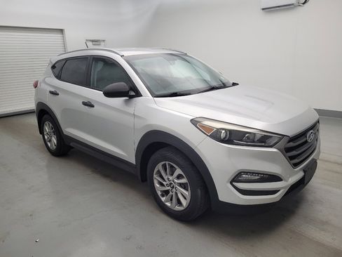 Used 2016 Hyundai Tucson SE w/ Option Group 02 FWD image 11