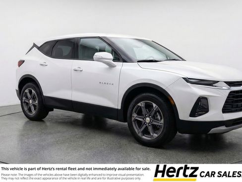 Used 2025 Chevrolet Blazer LT image 1