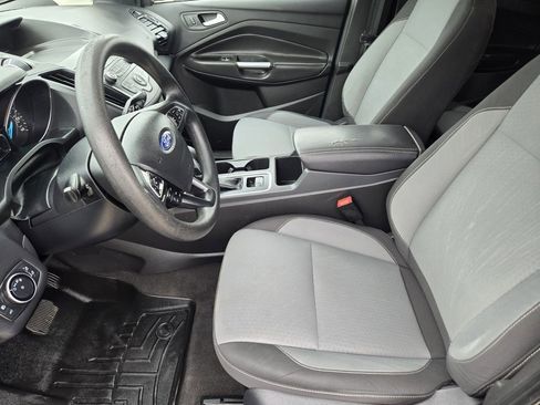 Used 2018 Ford Escape SE image 12