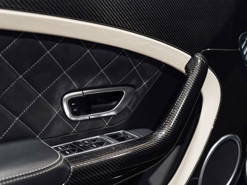 Used 2015 Bentley Continental GT3-R image 22