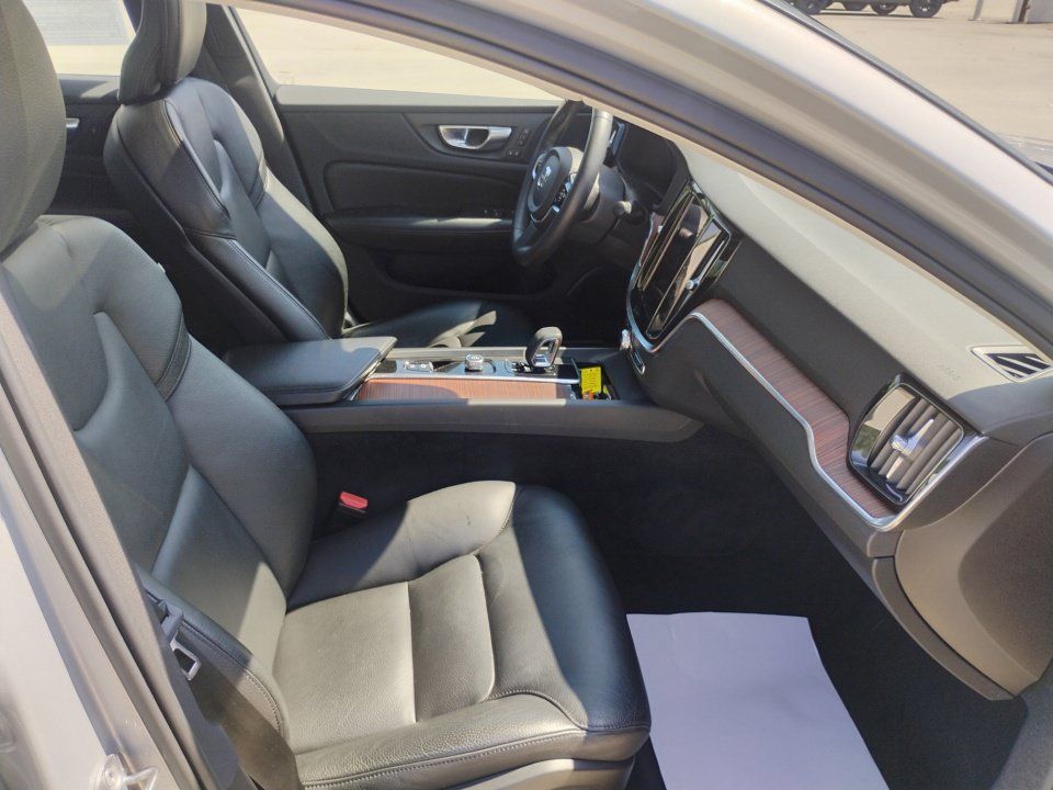 Used 2024 Volvo S60 B5 Plus FWD image 28
