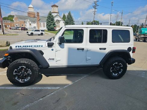 Used 2024 Jeep Wrangler Unlimited Rubicon 4xe AWD/4WD image 13