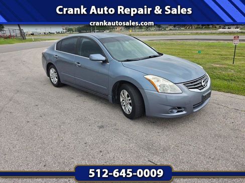 Used 2010 Nissan Altima Sedan FWD image 1
