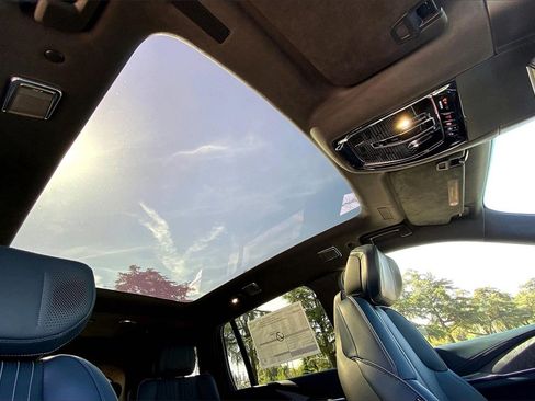 Used 2025 Cadillac Escalade IQ Luxury 2 image 32