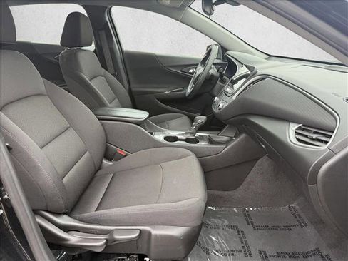 Used 2024 Chevrolet Malibu LT image 11
