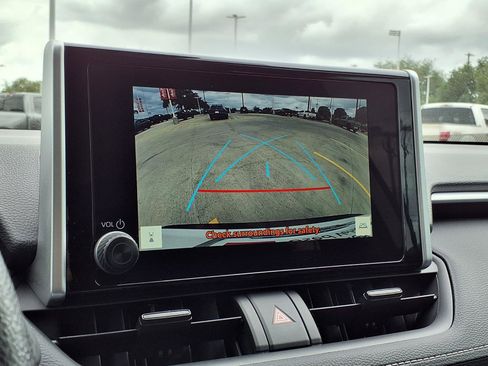 Used 2025 Toyota RAV4 LE image 16