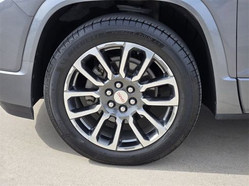 Used 2020 GMC Acadia Denali w/ Technology Package image 17