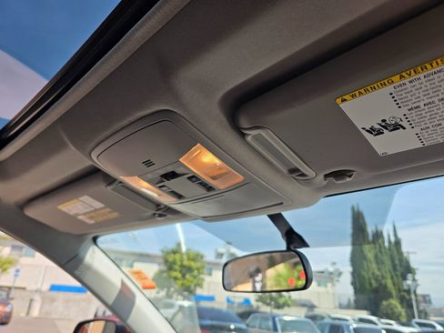 Used 2016 Toyota RAV4 XLE image 18