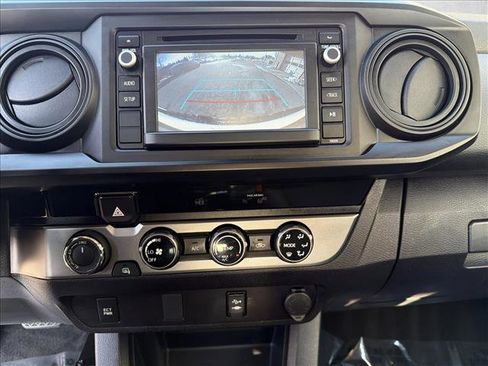 Used 2018 Toyota Tacoma SR w/ SR Convenience Package image 18