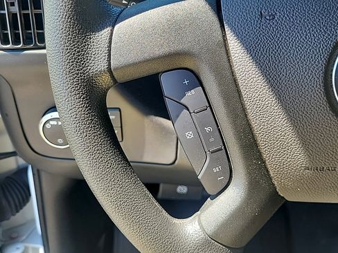 Used 2025 GMC Savana 3500 LT w/ LT Preferred Equipment Group RWD image 17