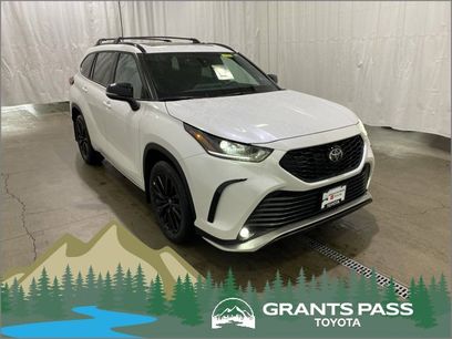 New 2025 Toyota Highlander XSE