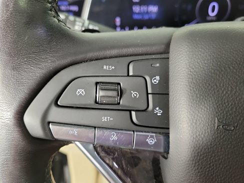 Used 2024 Cadillac Escalade Premium Luxury AWD/4WD image 23