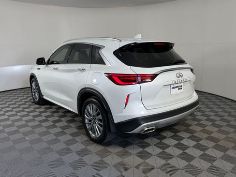 Used 2023 INFINITI QX50 Luxe FWD image 3