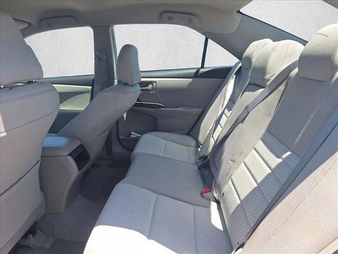 Used 2016 Toyota Camry LE FWD image 15