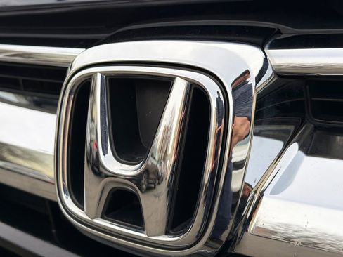 Used 2019 Honda CR-V LX image 10