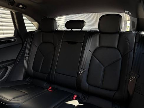 Certified 2026 Porsche Macan AWD/4WD image 22