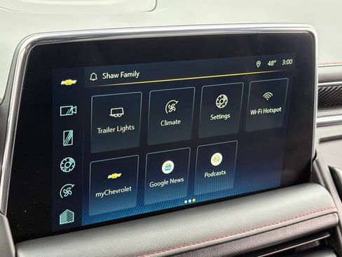 Used 2022 Chevrolet Suburban RST w/ Luxury Package image 30