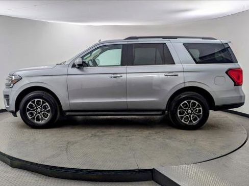 Used 2024 Ford Expedition XLT image 3