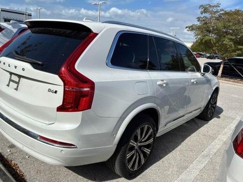 Used 2023 Volvo XC90 B6 Plus image 4