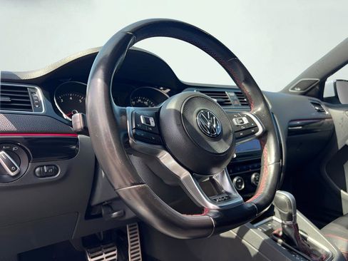 Used 2017 Volkswagen Jetta GLI FWD image 41