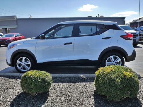 Used 2020 Nissan Kicks S image 4