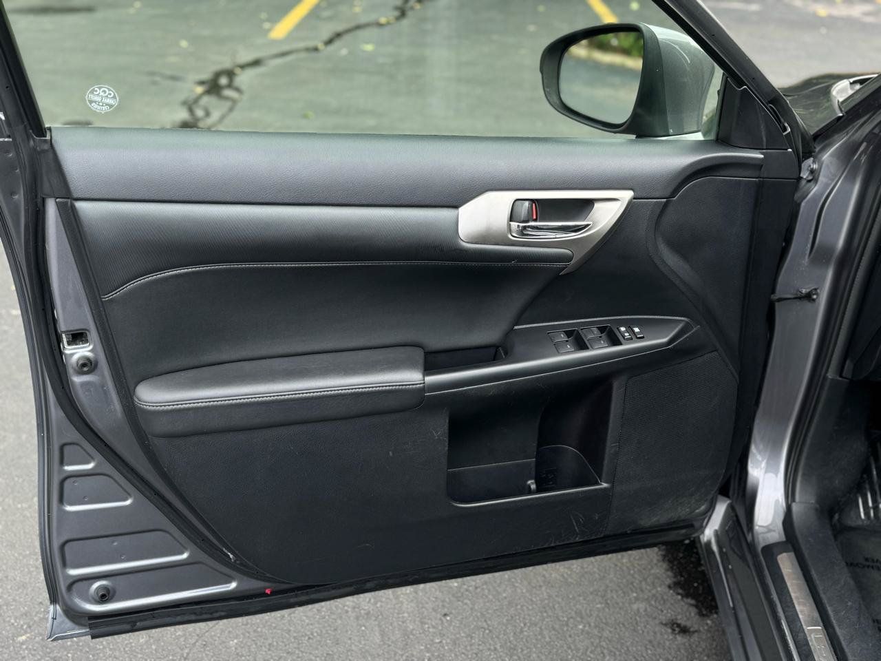 Used 2015 Lexus CT 200h w/ Navigation Package FWD image 10