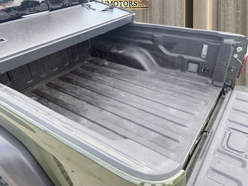 Used 2021 Jeep Gladiator Rubicon w/ Cold Weather Group image 16