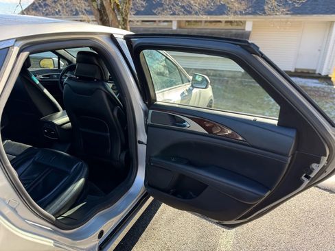 Used 2018 Lincoln MKZ Select w/ Select Plus Package image 16