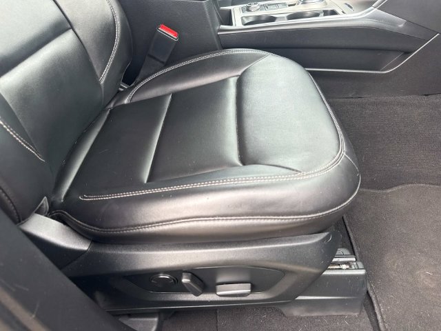 Used 2023 Ford Explorer XLT w/ Equipment Group 202A AWD/4WD image 15