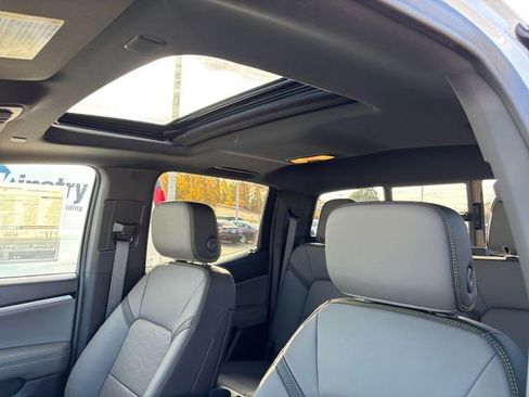 New 2026 Chevrolet Colorado ZR2 w/ Off-Road Front Bumper Package image 33