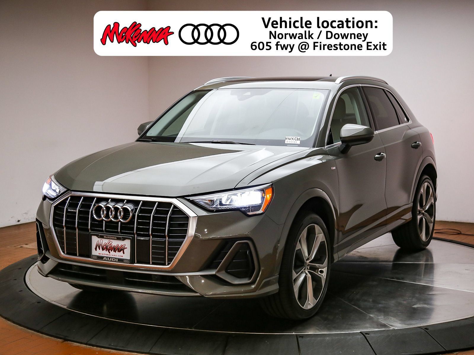 Used 2021 Audi Q3 2.0T Premium w/ Convenience Package AWD/4WD image 1