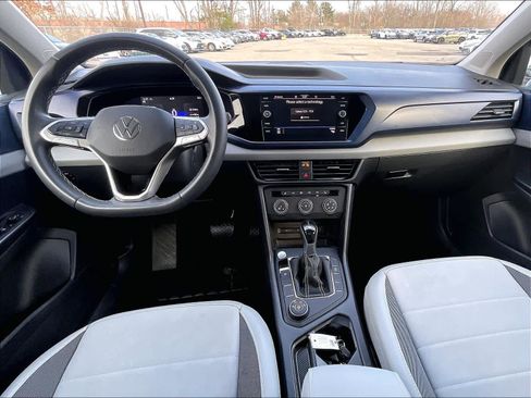 Used 2022 Volkswagen Taos SE image 21
