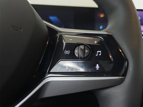 Used 2025 BMW i5 xDrive40 w/ Premium Package image 21