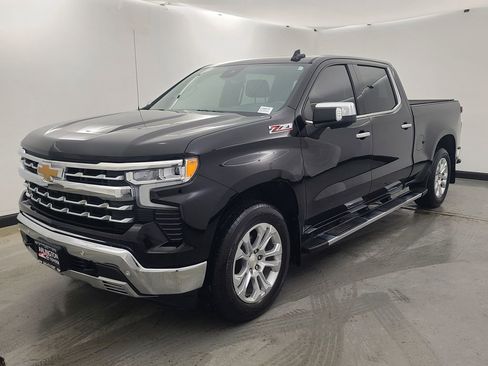 Used 2024 Chevrolet Silverado 1500 LTZ AWD/4WD image 7